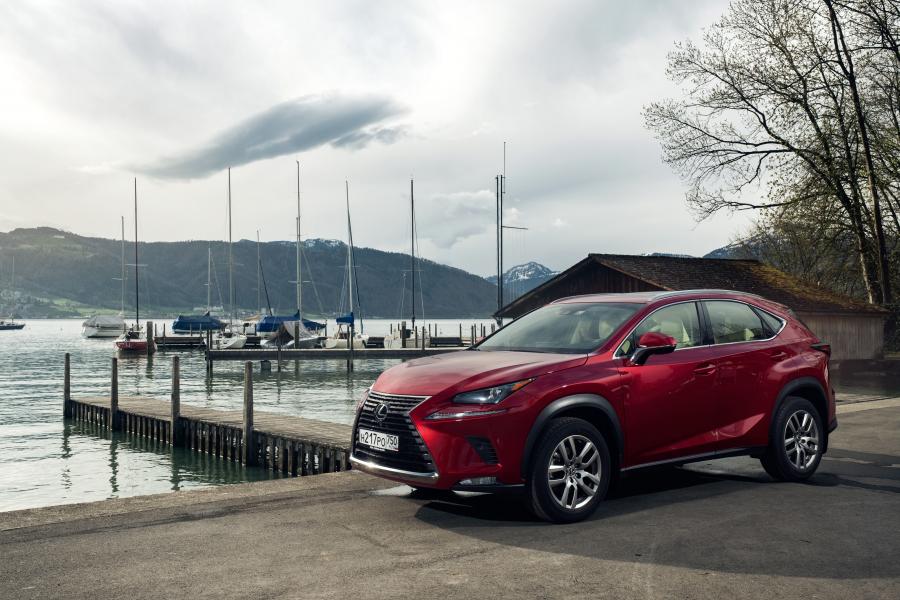  Lexus NX200 2018 года  (CIS) (фото 26 из 43)
